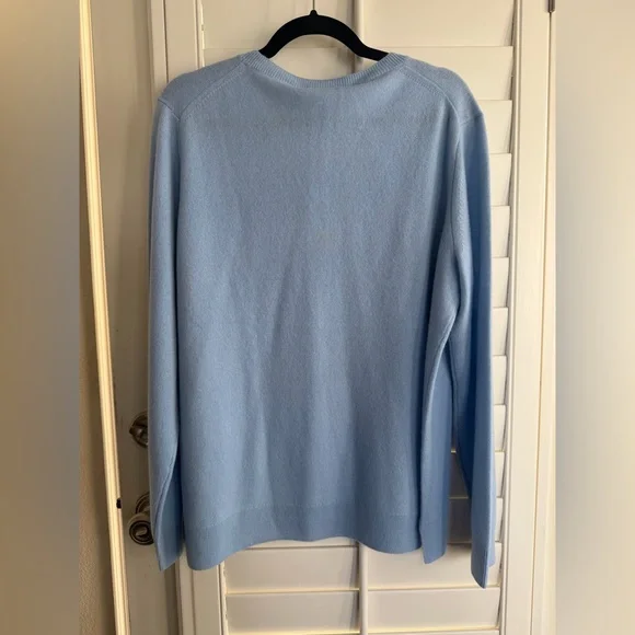 NWT Antonio Melani 100% Cashmere Sweater – Baby Blue – XL – V-Neck - Picture 4 of 4